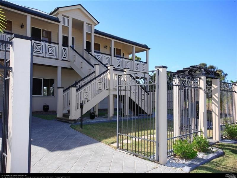 20 Foreshore Drive, Urangan QLD 4655