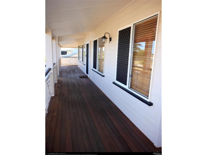 20 Foreshore Drive, Urangan QLD 4655