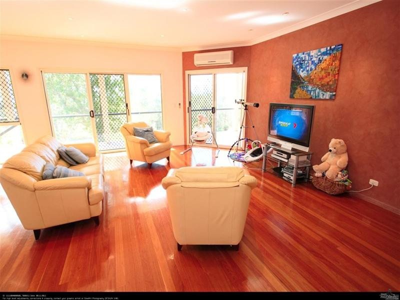 20 Foreshore Drive, Urangan QLD 4655