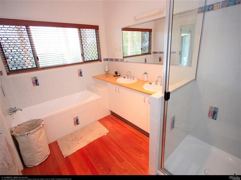 20 Foreshore Drive, Urangan QLD 4655