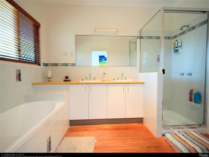 20 Foreshore Drive, Urangan QLD 4655