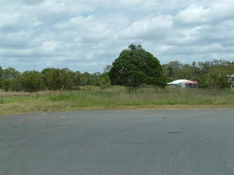 42 Chapel Road, Nikenbah QLD 4655