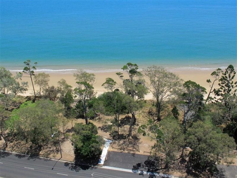 513 Charlton Esplanade, Urangan QLD 4655