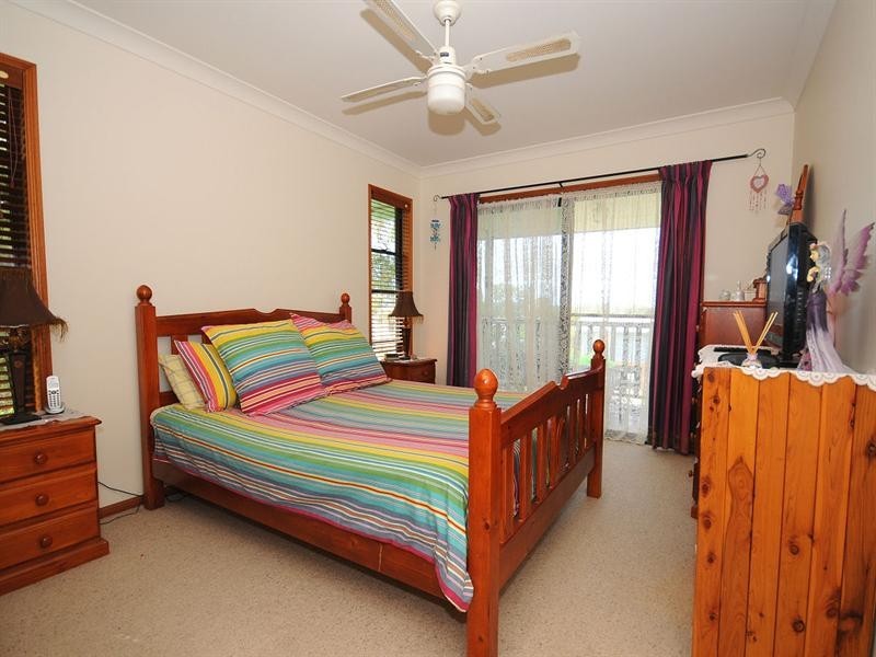 53 Hillcrest Aveune, Scarness QLD 4655