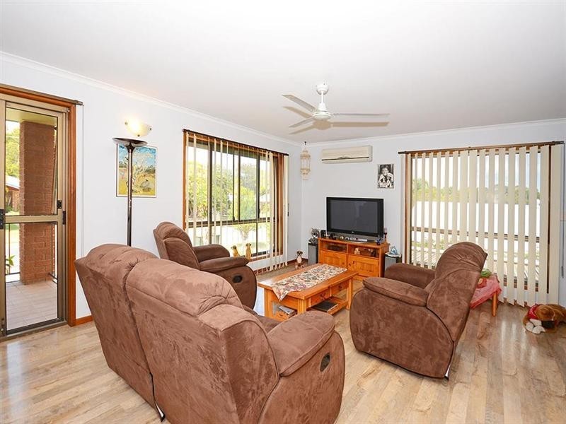 24 Vanda Street, Urangan QLD 4655