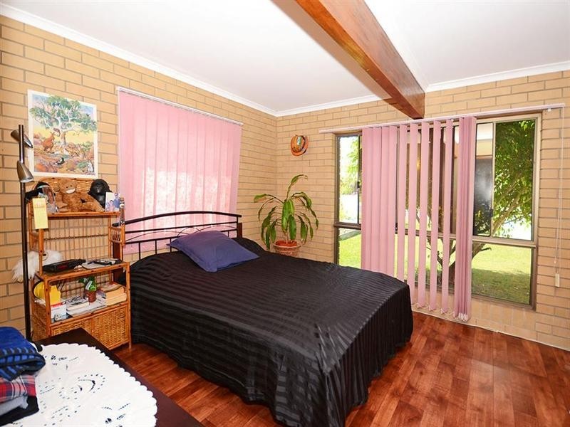 24 Vanda Street, Urangan QLD 4655