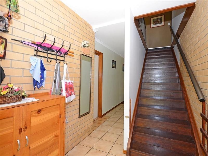 24 Vanda Street, Urangan QLD 4655