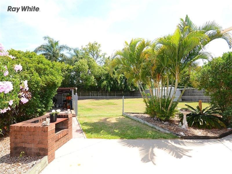 24 Vanda Street, Urangan QLD 4655