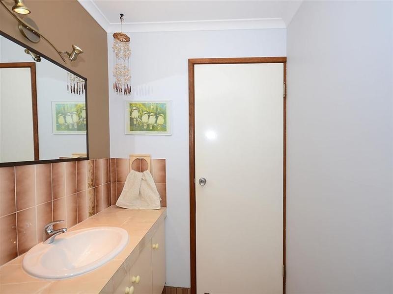 24 Vanda Street, Urangan QLD 4655