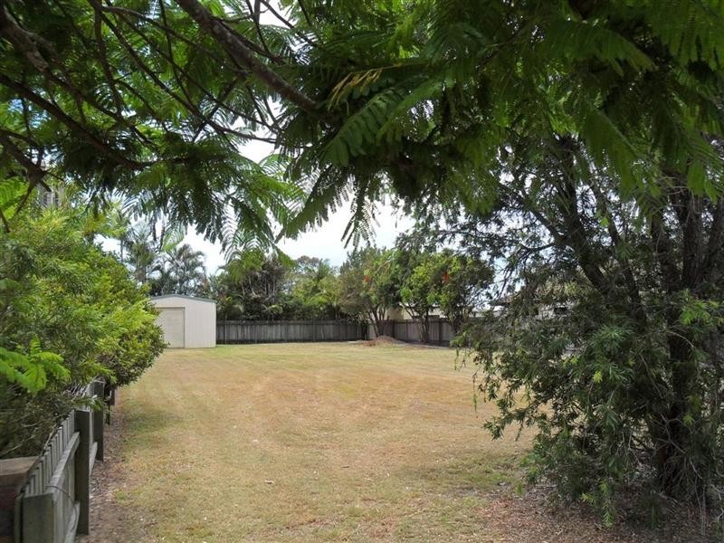 12 Helsham Street, Point Vernon QLD 4655