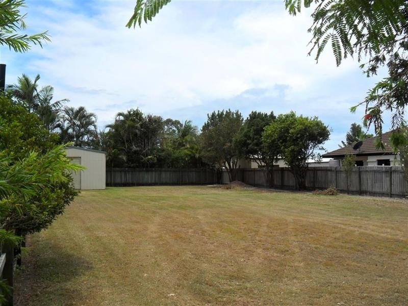 12 Helsham Street, Point Vernon QLD 4655