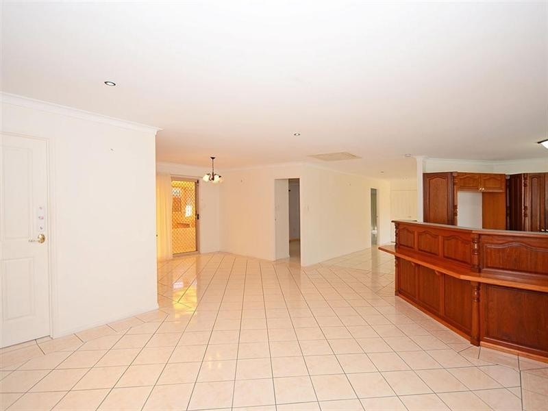 9 Caswell Court, Torquay QLD 4655