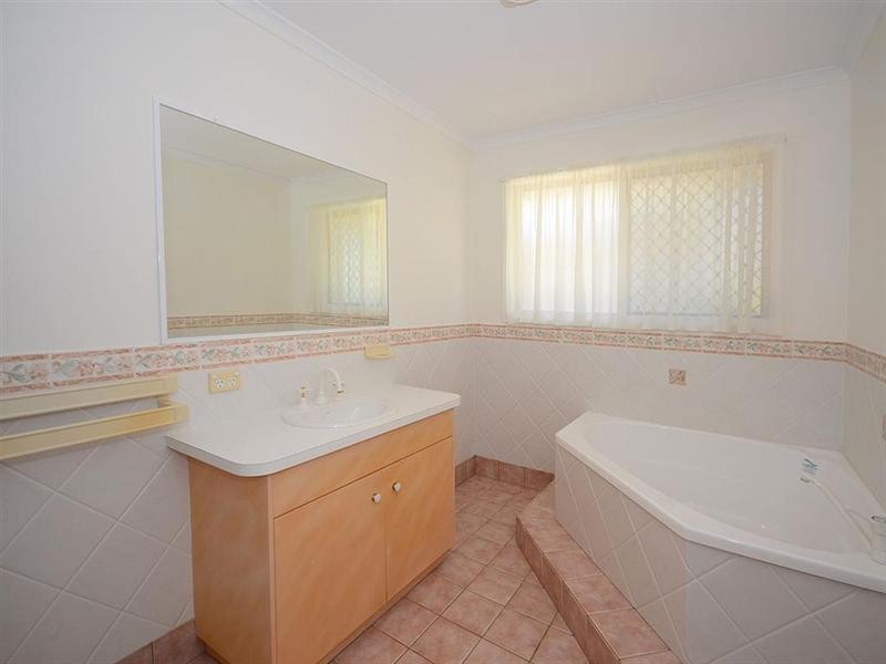 9 Caswell Court, Torquay QLD 4655