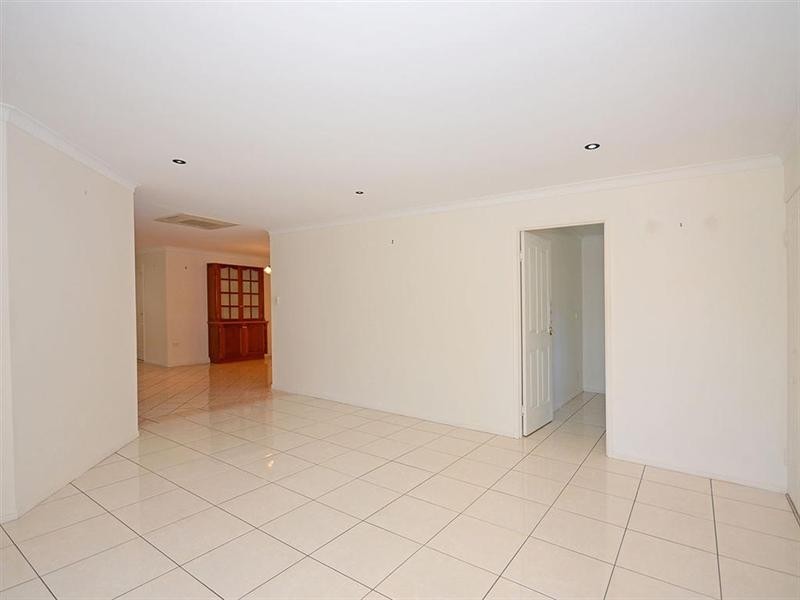 9 Caswell Court, Torquay QLD 4655