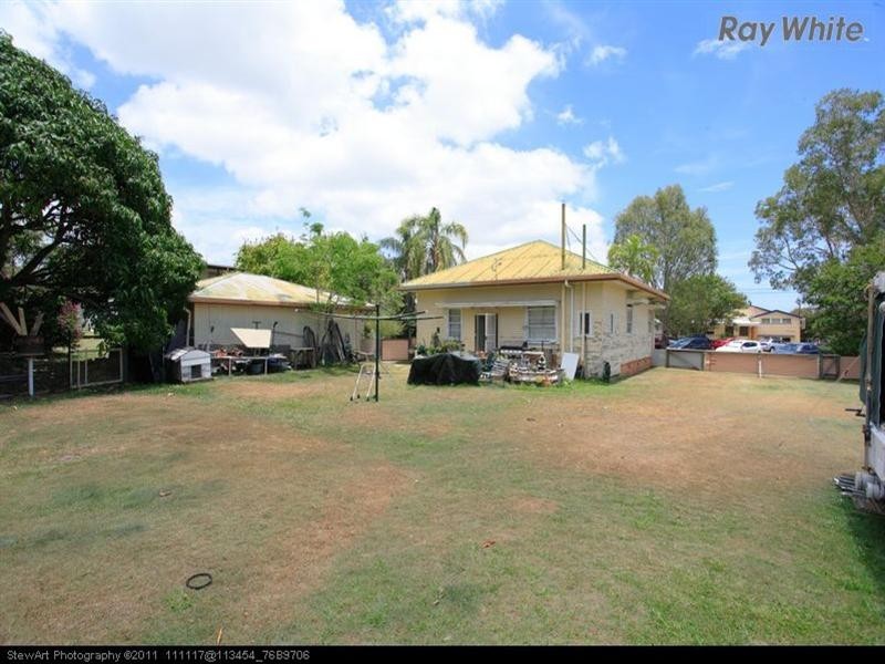 24 Tavistock Street, Torquay QLD 4655