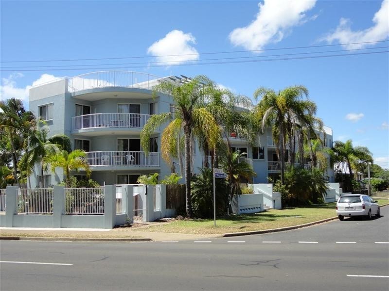 3/458 Charlton Esplanade, Torquay QLD 4655