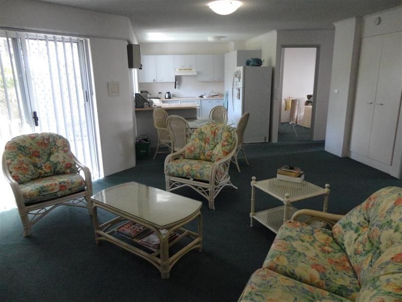 3/458 Charlton Esplanade, Torquay QLD 4655