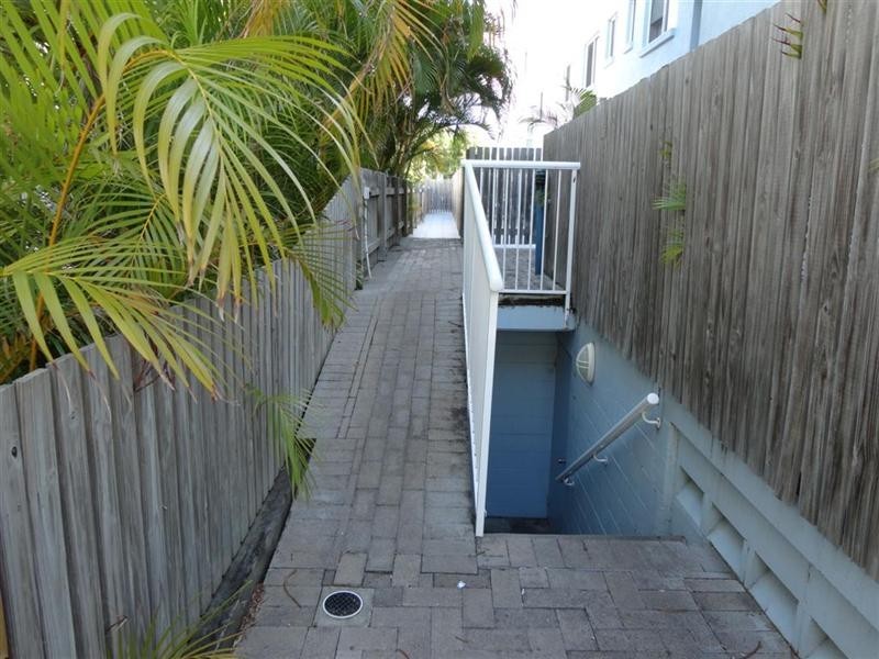 3/458 Charlton Esplanade, Torquay QLD 4655