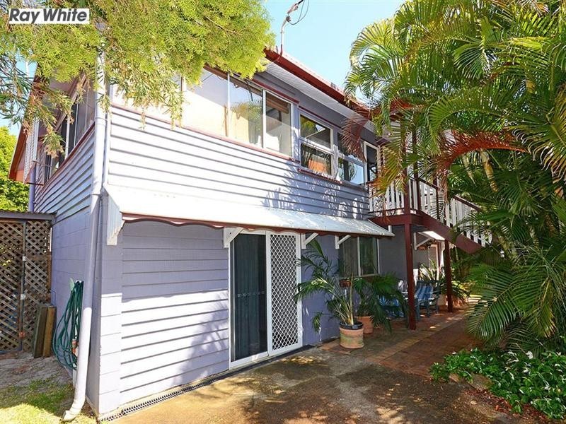 9 Hansen Street, Urangan QLD 4655