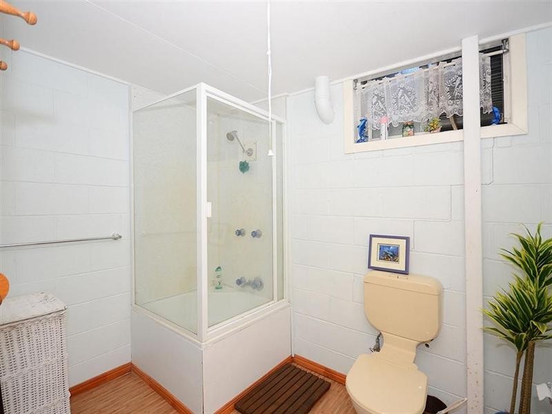 9 Hansen Street, Urangan QLD 4655