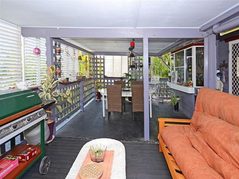 9 Hansen Street, Urangan QLD 4655