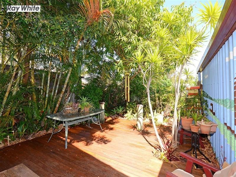 9 Hansen Street, Urangan QLD 4655