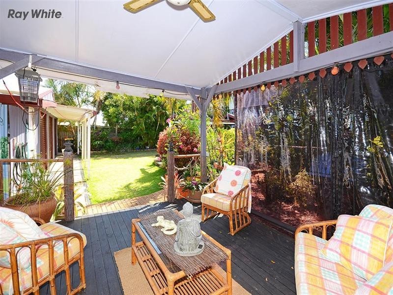 9 Hansen Street, Urangan QLD 4655