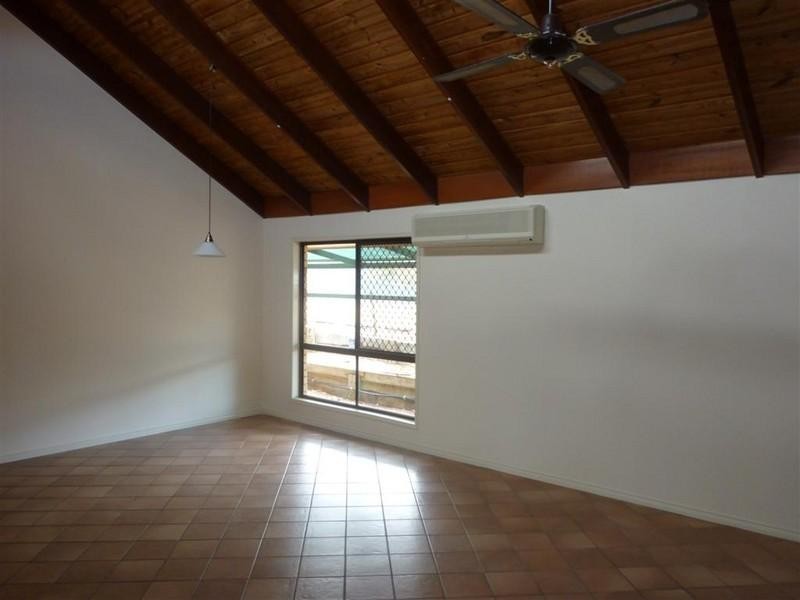 10-12 EXETER, Torquay QLD 4655