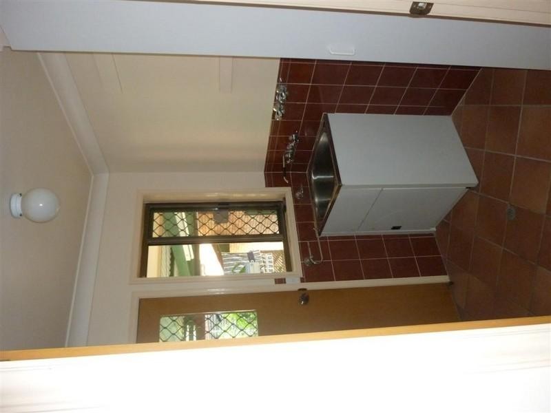 10-12 EXETER, Torquay QLD 4655