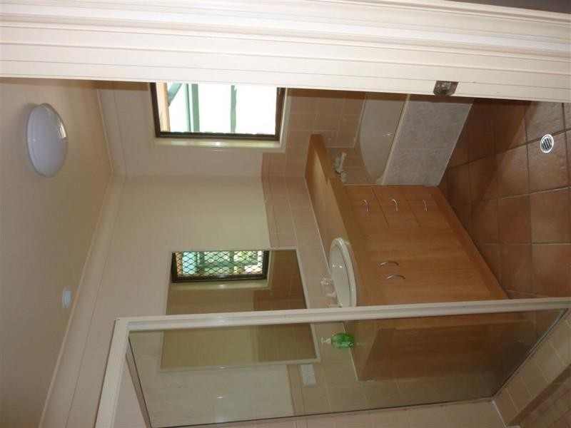 10-12 EXETER, Torquay QLD 4655