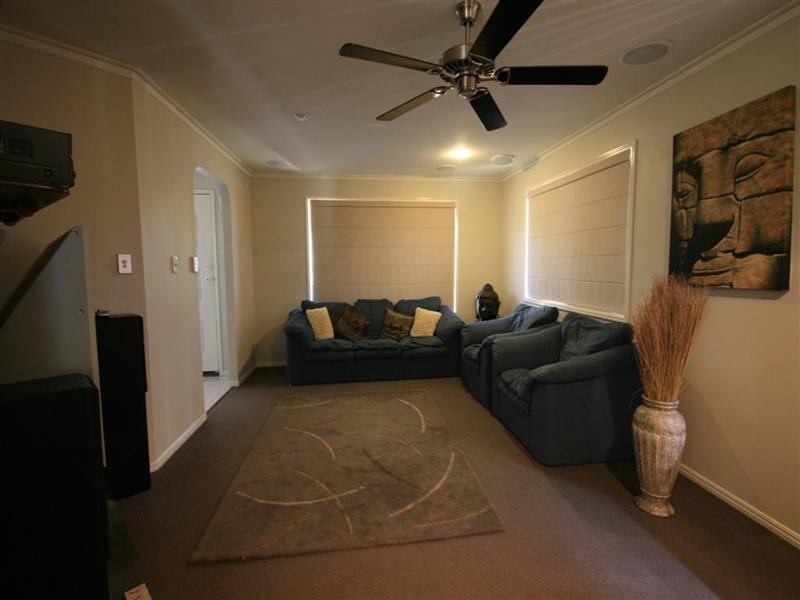 3 Coast Bay Close, Point Vernon QLD 4655