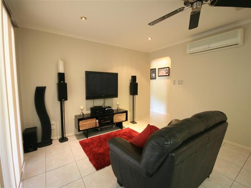 3 Coast Bay Close, Point Vernon QLD 4655