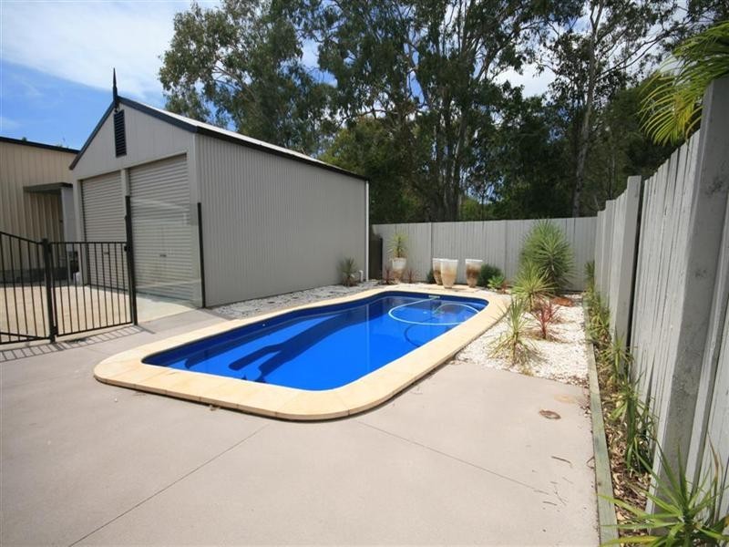 3 Coast Bay Close, Point Vernon QLD 4655