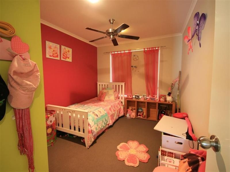 3 Coast Bay Close, Point Vernon QLD 4655