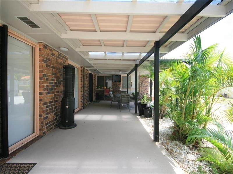 3 Coast Bay Close, Point Vernon QLD 4655