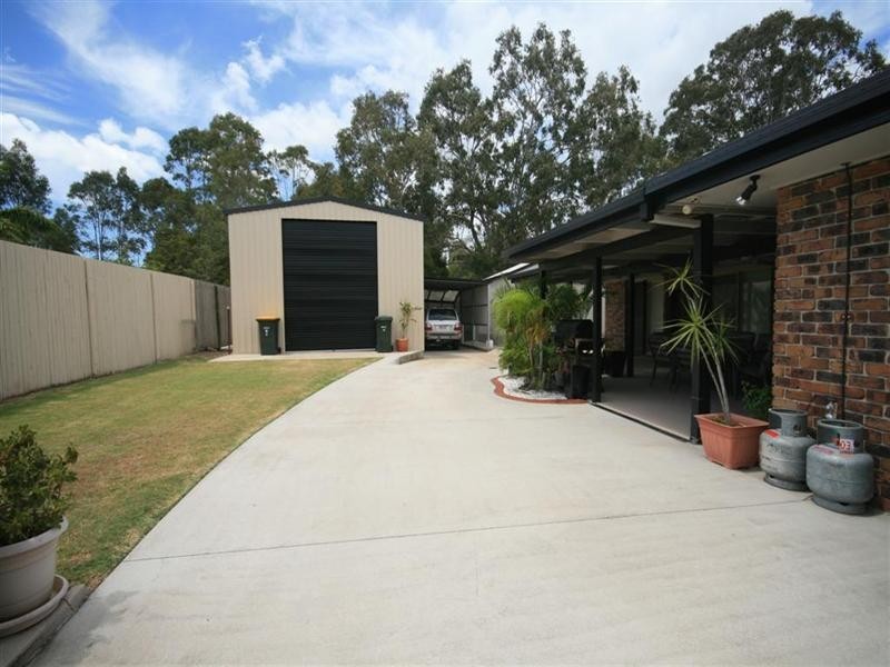 3 Coast Bay Close, Point Vernon QLD 4655