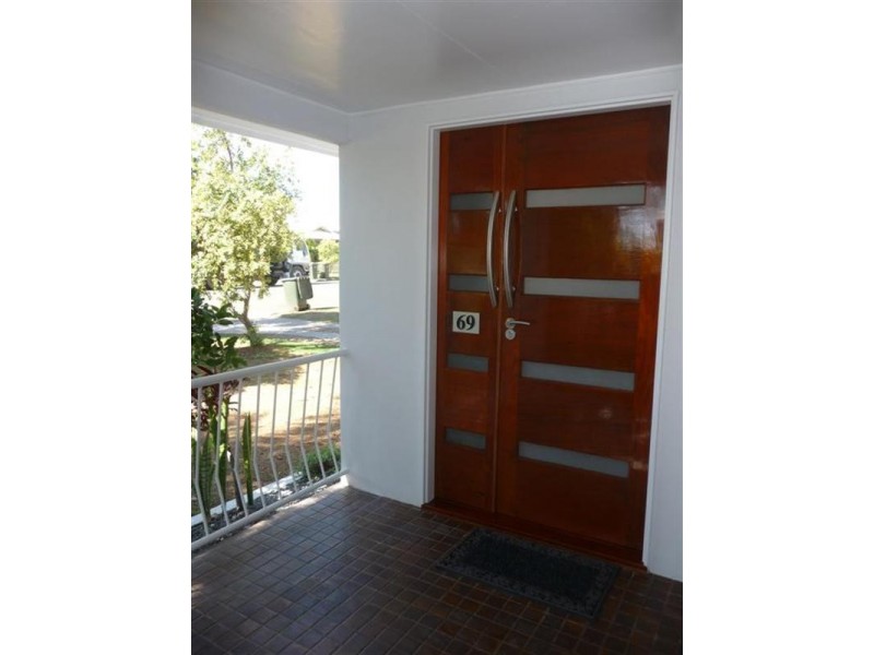 69 LONG, Point Vernon QLD 4655