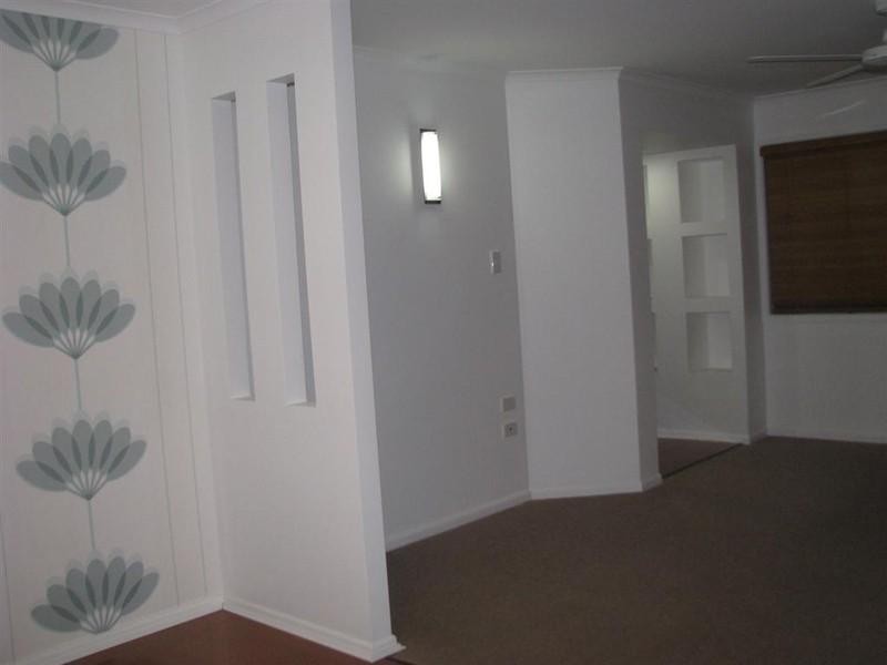 69 LONG, Point Vernon QLD 4655