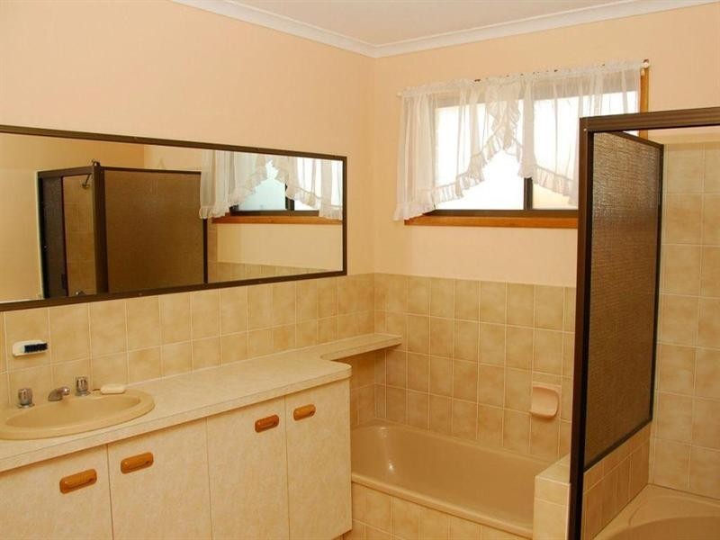 25 KELLY, Point Vernon QLD 4655