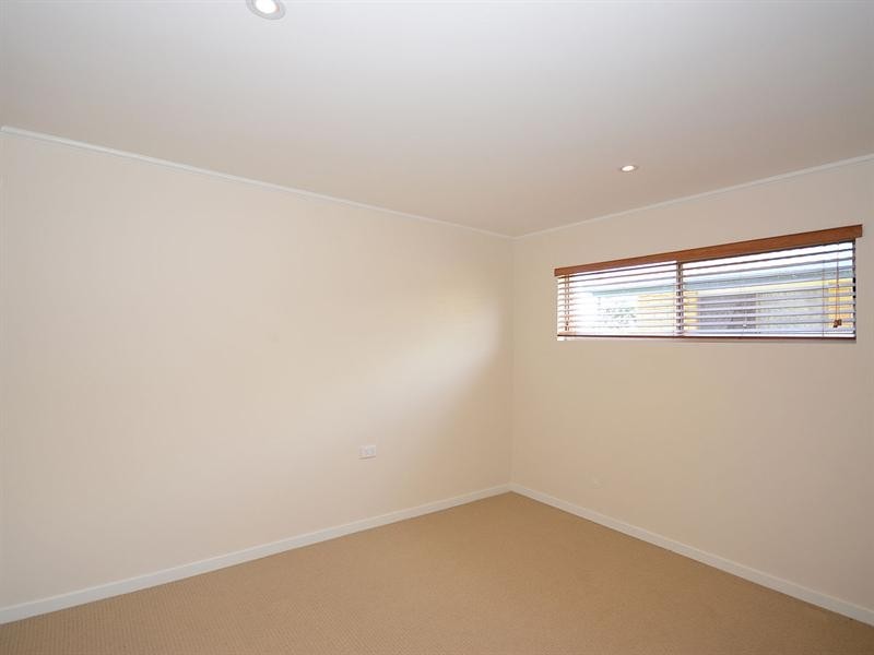 25 Limpus Street, Urangan QLD 4655