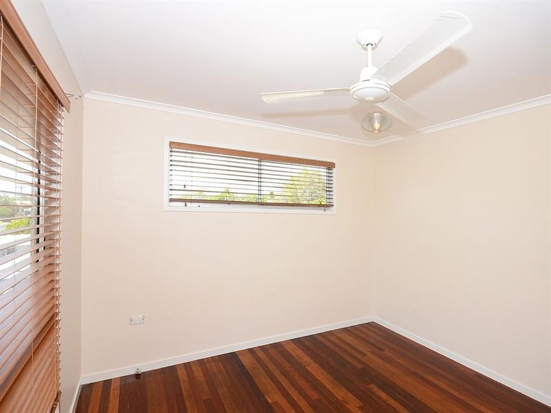 25 Limpus Street, Urangan QLD 4655