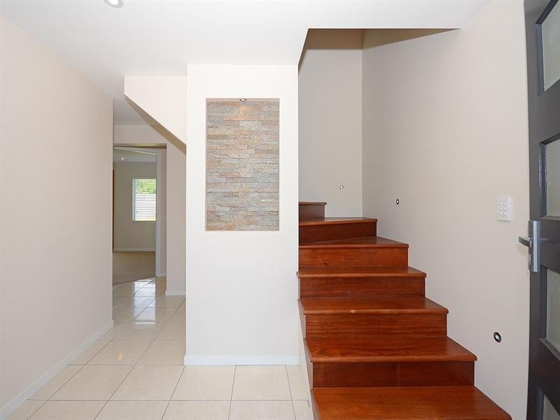 25 Limpus Street, Urangan QLD 4655