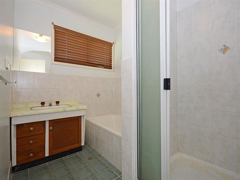25 Limpus Street, Urangan QLD 4655