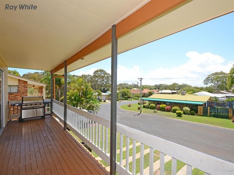 25 Limpus Street, Urangan QLD 4655