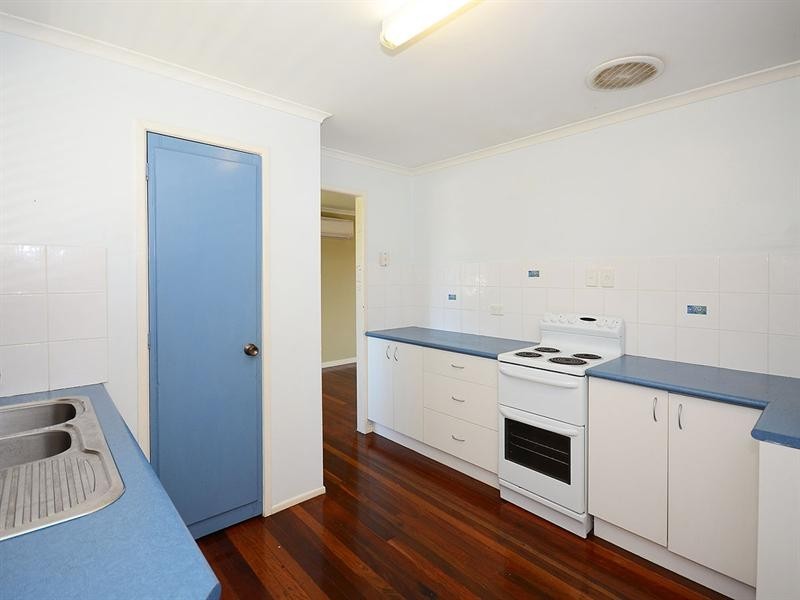 25 Limpus Street, Urangan QLD 4655