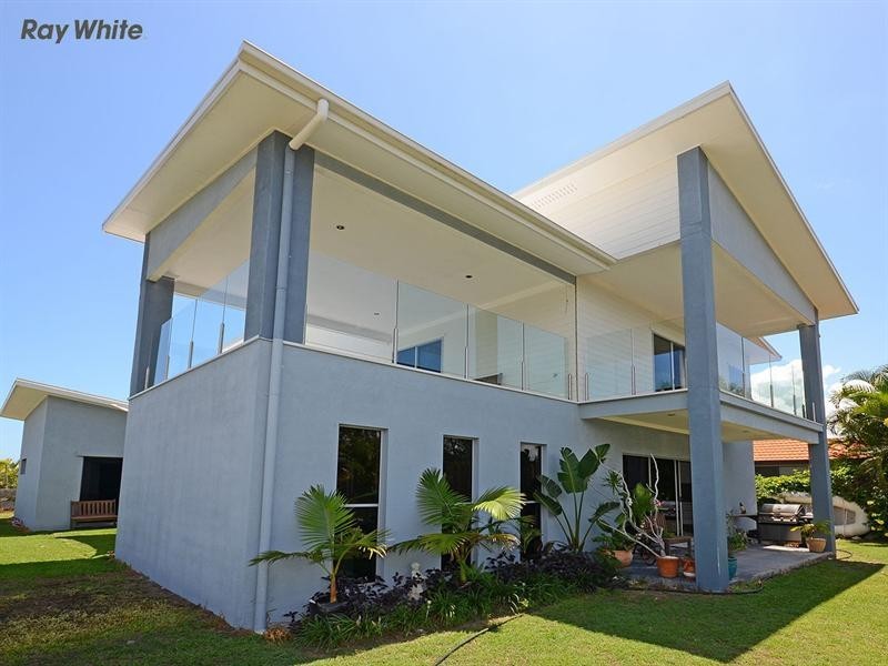 1 Treviso Court, Urangan QLD 4655