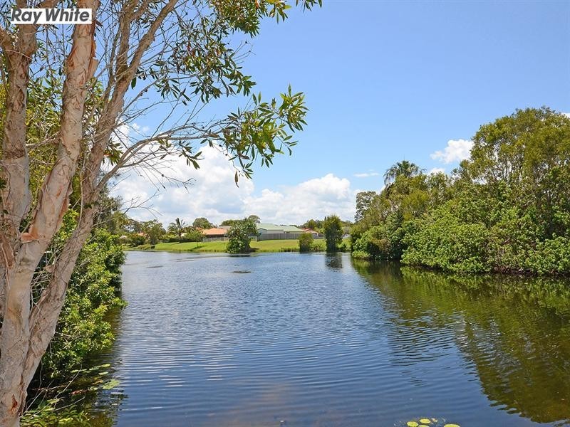 1 Treviso Court, Urangan QLD 4655