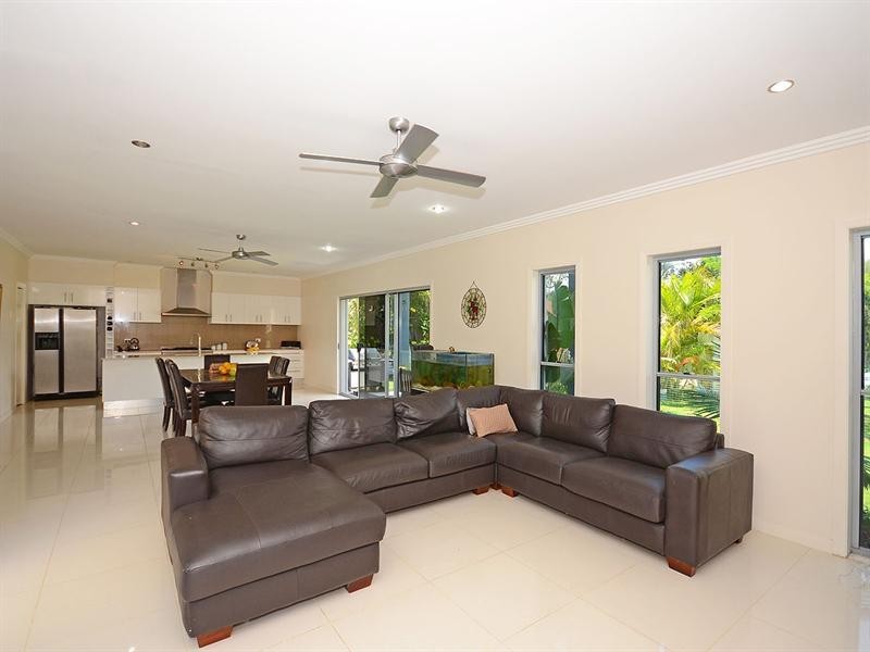 1 Treviso Court, Urangan QLD 4655