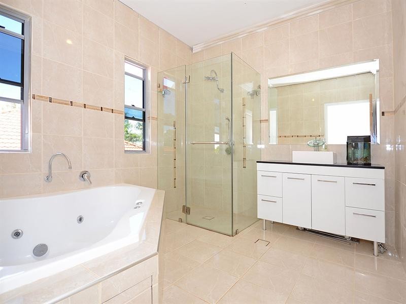 1 Treviso Court, Urangan QLD 4655