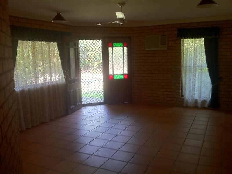 8 Collare Court, Urangan QLD 4655